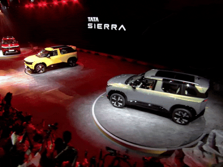 Tata Sierra ICE Launched Today: Price ₹11 Lakh, Features, Engine | 22 साल  बाद मॉडर्न लुक में टाटा सिएरा लॉन्च: शुरुआती कीमत ₹11.49, तीन स्क्रीन वाली  टाटा की पहली SUV, हुंडई ...