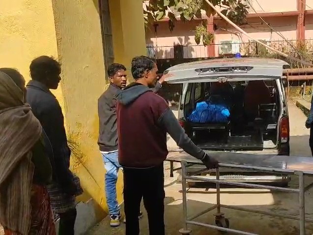 अज्ञात वाहन की चपेट में आने से किसान की मौत:  गुमला में सदर अस्पताल में तोड़ा दम, धान काटकर पैदल घर लौट रहे थे – Gumla News