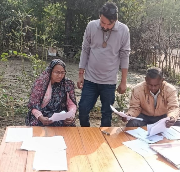 वीणा मिश्रा सीधी जिले के रामपुर नैकिन में पदस्थत थी।