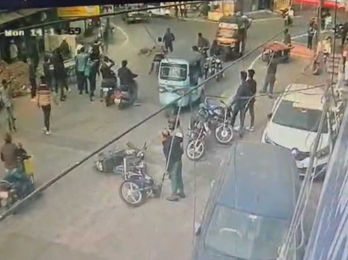 Moped rider crushed to death by car in Sagar