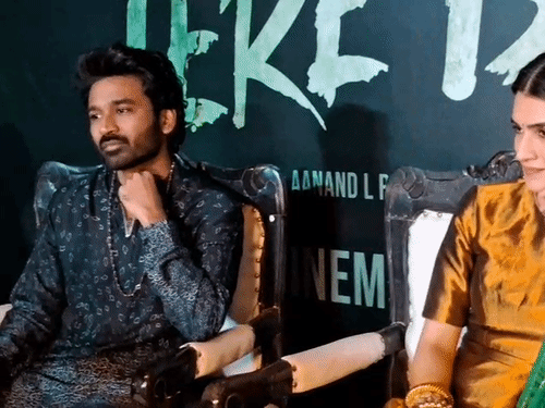 वाराणसी में तेरे इश्क में फिल्म की प्रमोशन के लिए निर्देशक आनंद एल राय, अभिनेता धनुष और अभिनेत्री कृति सेनन पहुंचे।