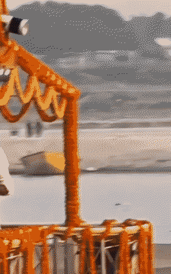 नाव से दोनों एक्टर्स ने काशी के गंगा घाट को भी देखा।