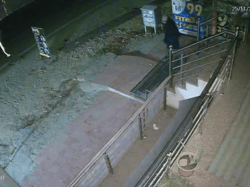 अलसुबह दुकानों को बना रहे निशाना, लगातार बढ़ रही है वारदात, चौकी से 200 मीटर दूर दुकान से नकदी व सामान चोरी