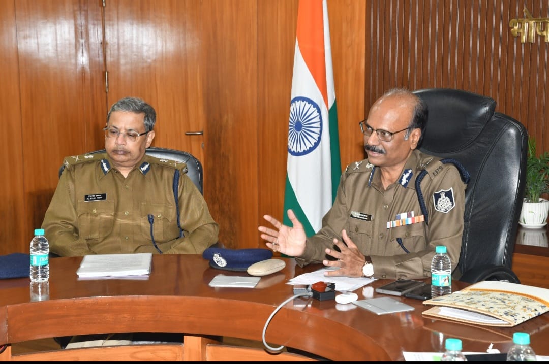 डीजीपी मकवाना ने अधिकारियों ने दिशा-निर्देश दिए।