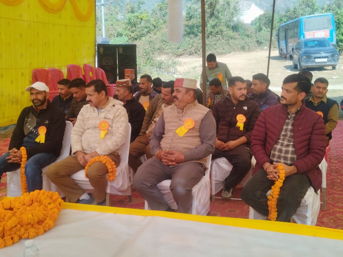 बैठक के दौरान मौजूद संगठन के लोग