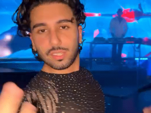 ड्रग्ज केसमध्ये ओरीची दीर्घ चौकशी: म्हणाला- सेलिब्रिटी फोटो काढण्यासाठी बोलावतात, चौकशीनंतर इन्फ्लुएन्सरने पोस्टमध्ये मिडल फिंगर दाखवली व्हिडिओमध्ये एका क्षणी तो कॅमेऱ्याकडे मधले बोट दाखवत ओरडतो, “मी जगणार आहे!”