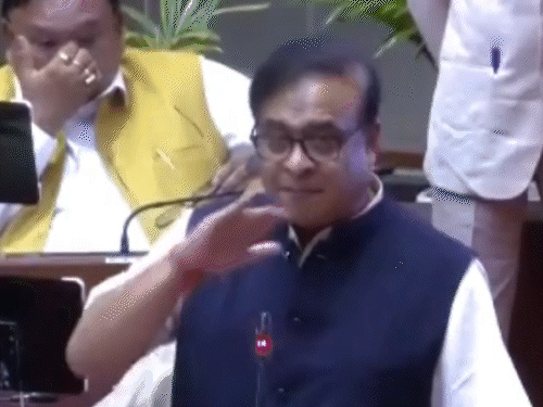 मुख्यमंत्री हिमंत बिस्वा सरमा ने विधानसभा में बिल पेश किया। - Dainik Bhaskar