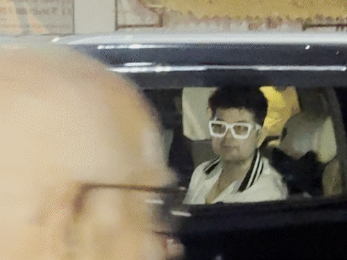 फेमस सेलेब फोटोग्राफर डब्बू रतनानी भी शोक सभा का हिस्सा बने।