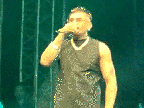 हनी सिंह स्टेज पर परफार्म करते हुए। (फाइल शॉर्ट)