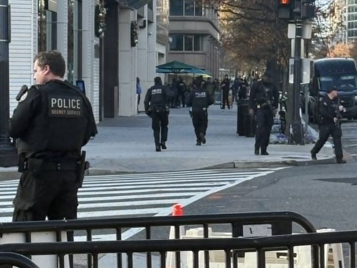 फायरिंग के बाद यूएस सीक्रेट सर्विस, एटीएफ और जॉइंट डीसी टास्क फोर्स मौके पर पहुंची।