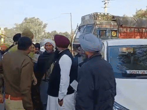 पंजाब AAP विधायक की कार की गाड़ी से टक्कर:  चंडीगढ़ की महिला घायल; बोली- कोई इनका चेहरा देखो, बोल रहे हैं कि कोई MLA है – Chamkaur sahib News
