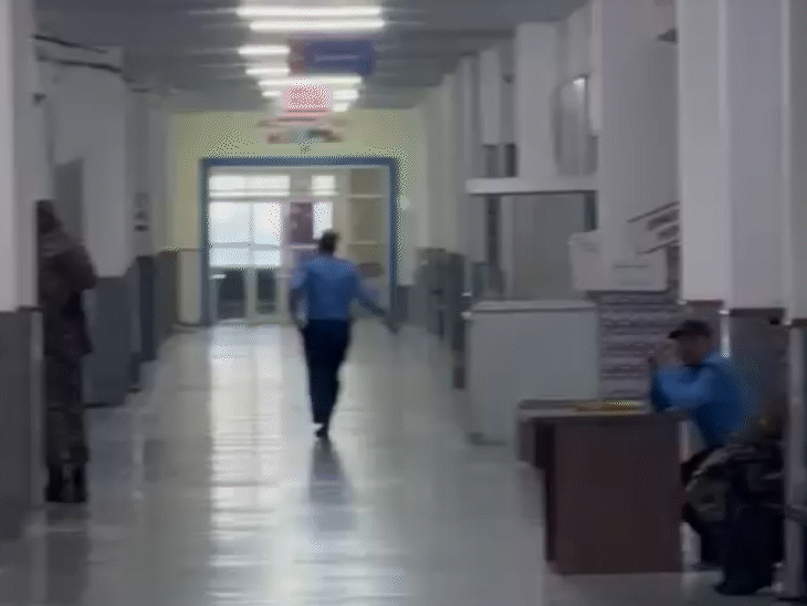 ईडी की टीम ने कॉलेज का अकाउंट सेक्शन सील कर दिया है।