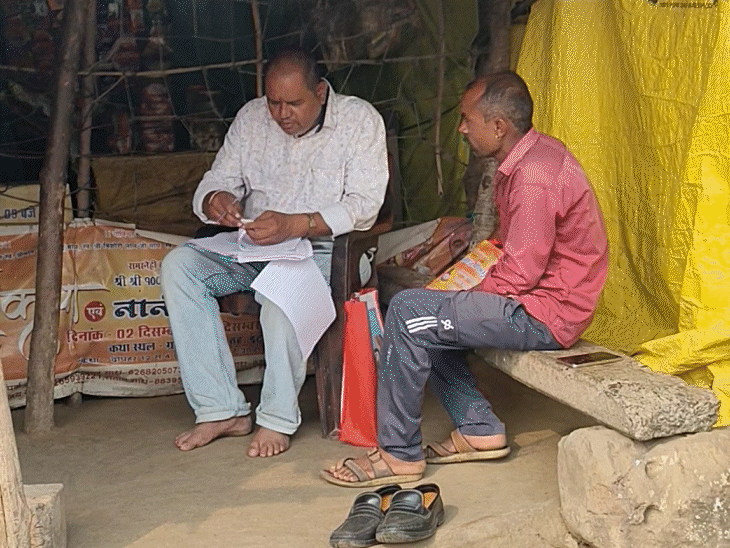 BLO घर-घर जाकर पत्रकों को भर रहे हैं, ताकि काम को जल्दी से खत्म किया जा सके।