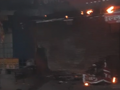 इस घटना में किसी प्रकार की जनहानि नहीं हुई, नमकीन भंडार और मैरिज गार्डन का लाखों रुपए का सामान जलकर राख हो गया।