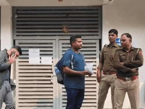 सूचना पर पुलिस मौके पर पहुंची।