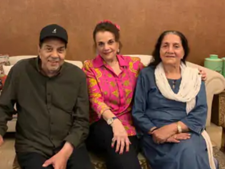 Mumtaz often used to go to Dharmendra's bungalow to meet him.