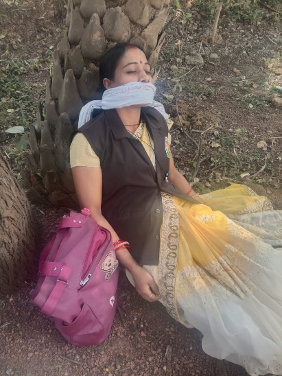 किडनैपर ने महिला के पति को फोनकर किडनैपिंग की जानकारी दी, फिर फिरौती की मांग की।