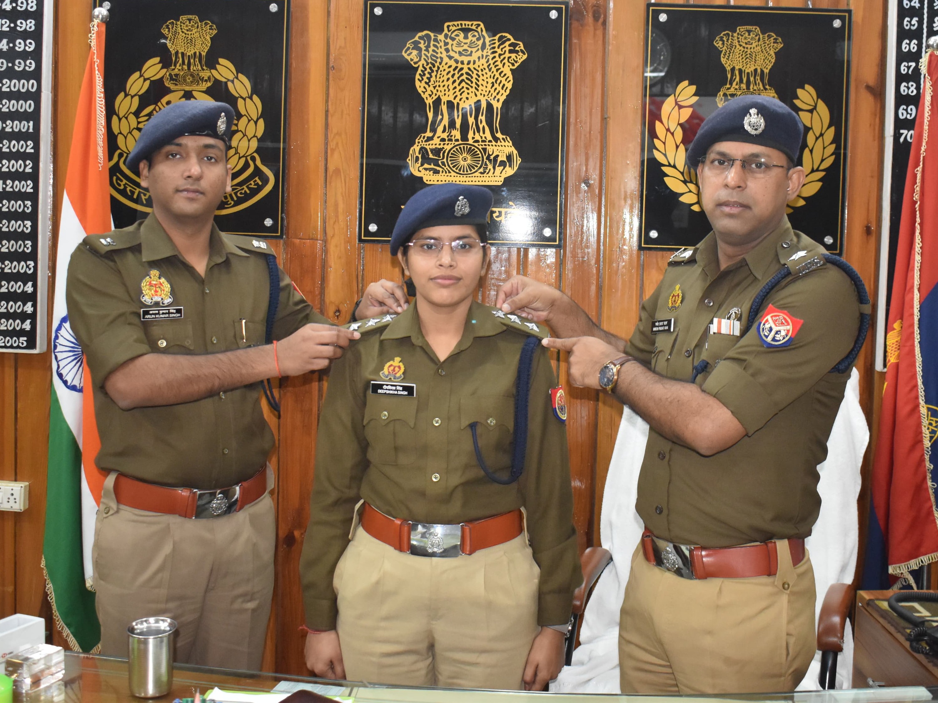 एसपी गणेश प्रसाद शाह ने लगाए स्टार। - Dainik Bhaskar