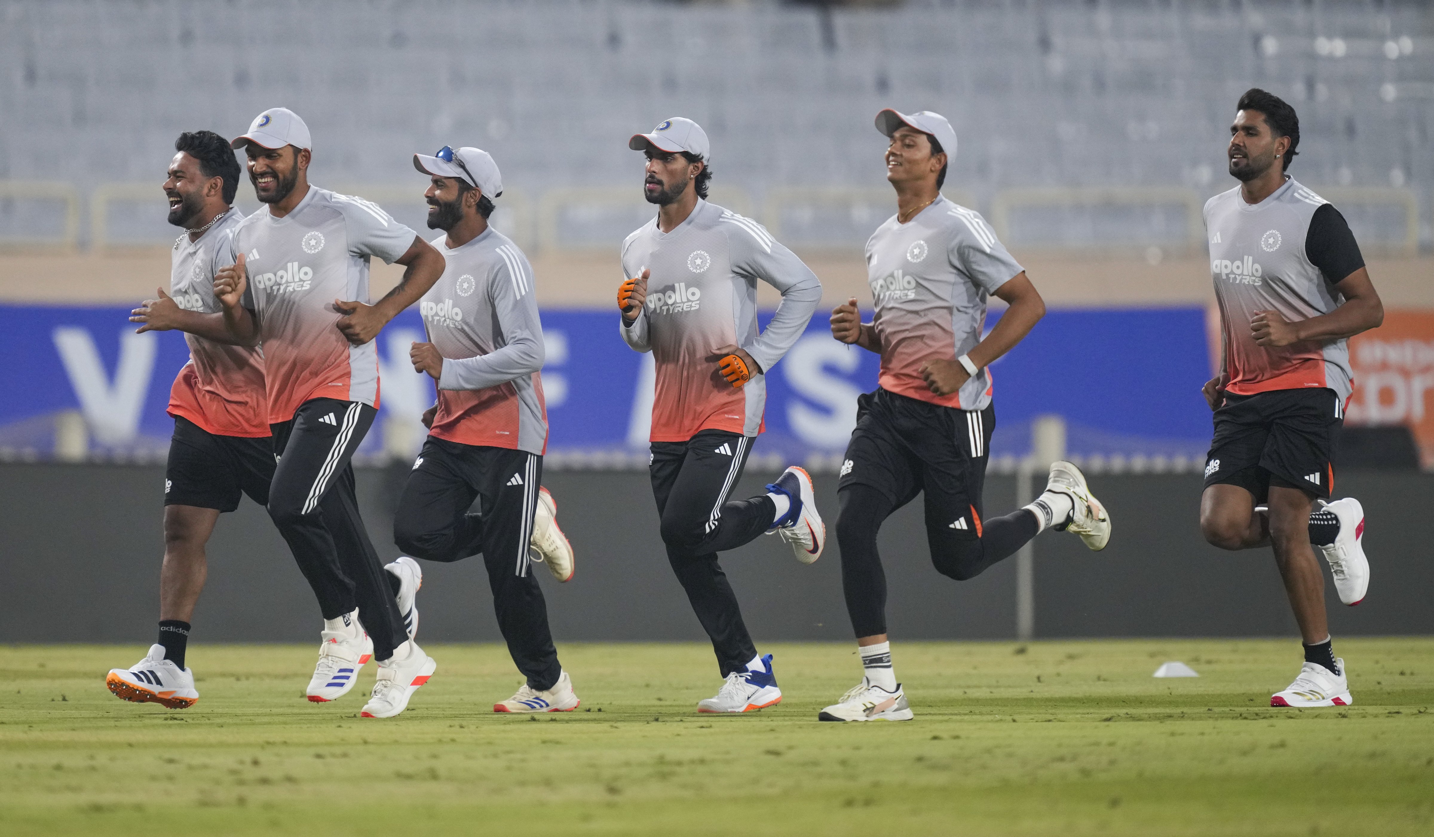 भारतीय टीम ने शुक्रवार को रांची में प्रैक्टिस की। टीम को यहां 30 नवंबर को साउथ अफ्रीका के खिलाफ पहला वनडे खेलना है।