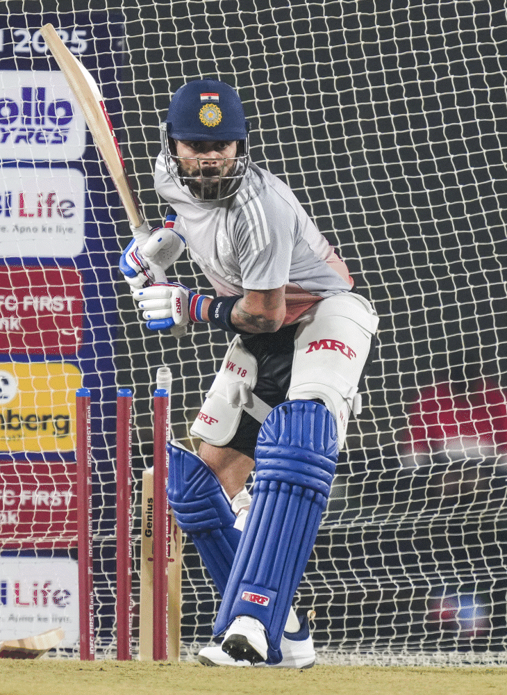 रोहित और विराट ने पहले वनडे से पहले नेट प्रैक्टिस की। दोनों लंबे समय के बाद होम फैंस के सामने खेलते नजर आएंगे।