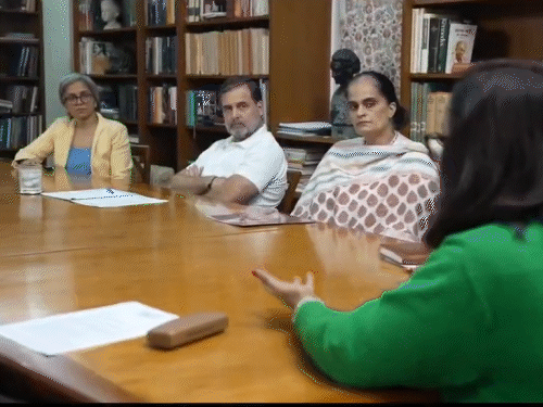 राहुल गांधी ने X पर प्रदूषण पर बातचीत का 8:37 मिनट का वीडियो शेयर किया।