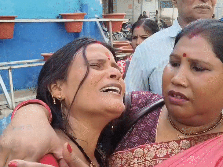 पत्नी ने बताया कि गोली लगने के बाद उन्होंने मुझे फोन किया था।