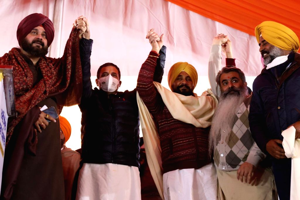 पंजाब कांग्रेस में जल्द फेरबदल संभव:  चन्नी का हाईकमान को मैसेज, मेरे नाम पर गुटबाजी खत्म होगी; ‘यूनाइटेड कांग्रेस’ का VIDEO जारी किया – Ludhiana News