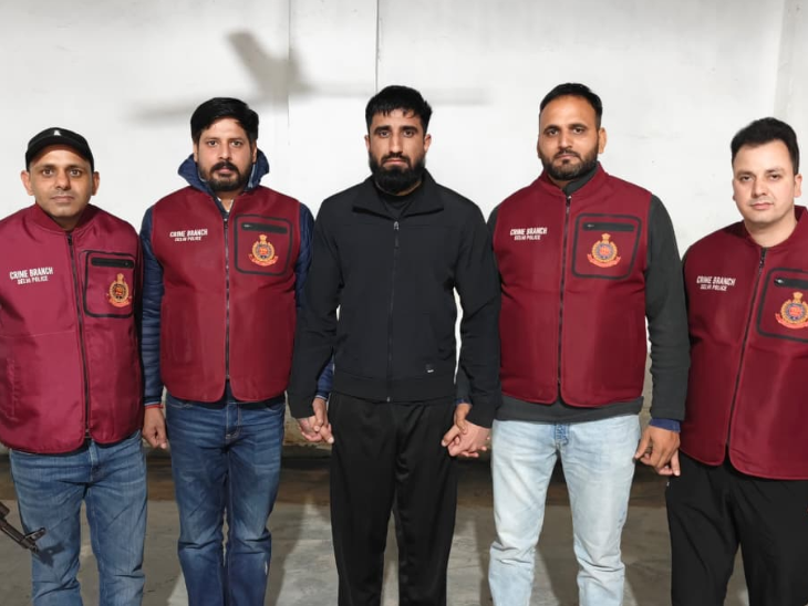 कपिल शर्मा के कैफे में फायरिंग, आरोपी दिल्ली से गिरफ्तार:  चाइनीज पिस्टल, जिंदा कारतूस बरामद; कनाडा में कॉमेडियन के कैफे पर 3 बार हमला किया था