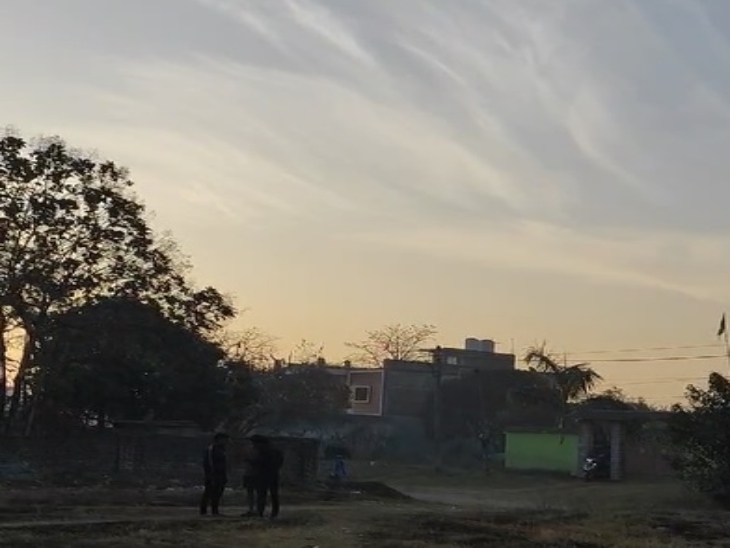 अगले कुछ दिनों तक मौसम का यही रुख बने रहने की संभावना है।