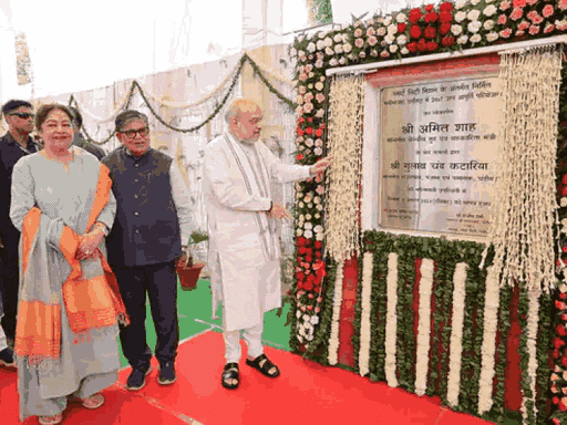मनीमाजरा वाटर सप्लाई प्रोजेक्ट का उद्घाटन करते अमित शाह। जिसे लेकर आज विवाद होने वाला है।