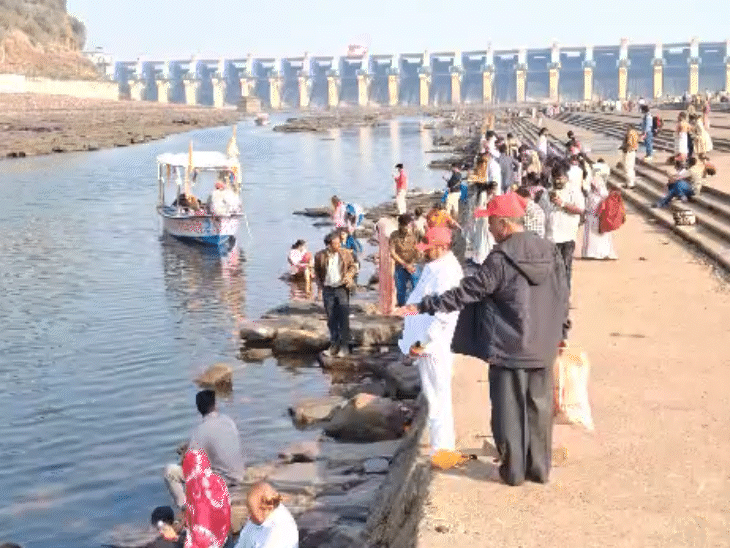 महाशिवरात्रि पर ओंकारेश्वर में मां नर्मदा घाटों पर तैनात रहेंगे तैराक- गोताखोर महाशिवरात्रि पर ओंकारेश्वर में मां नर्मदा घाटों पर तैनात रहेंगे तैराक- गोताखोर