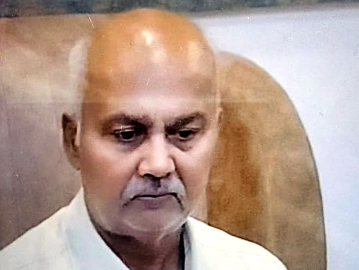 हजारीबाग रेलवे स्टेशन पर वृद्ध ने की आत्महत्या:  सुसाइड नोट से हुई पहचान, पेयजल विभाग के रिटायर्ड कर्मचारी थे – Hazaribagh News