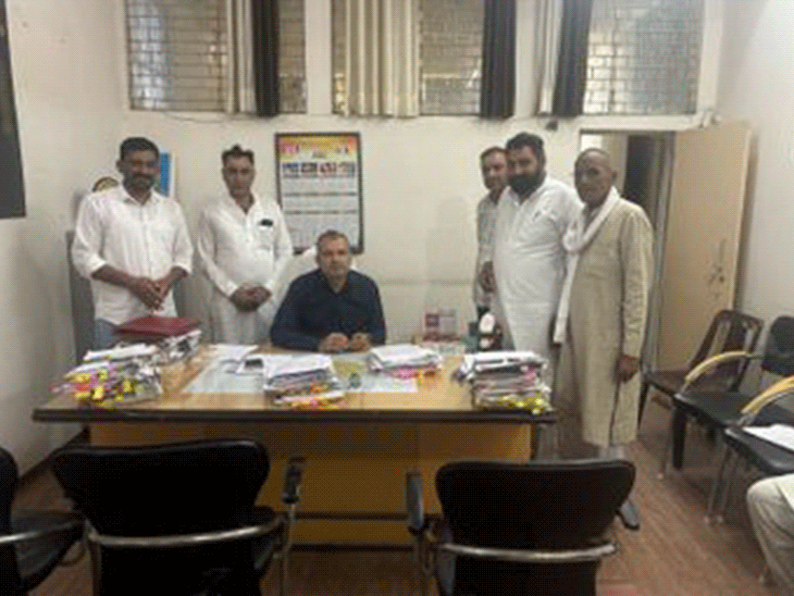 बालसमंद, पाली और मदीना गांव की पंचायतें प्रस्ताव पास कर दे चुकी हैं।