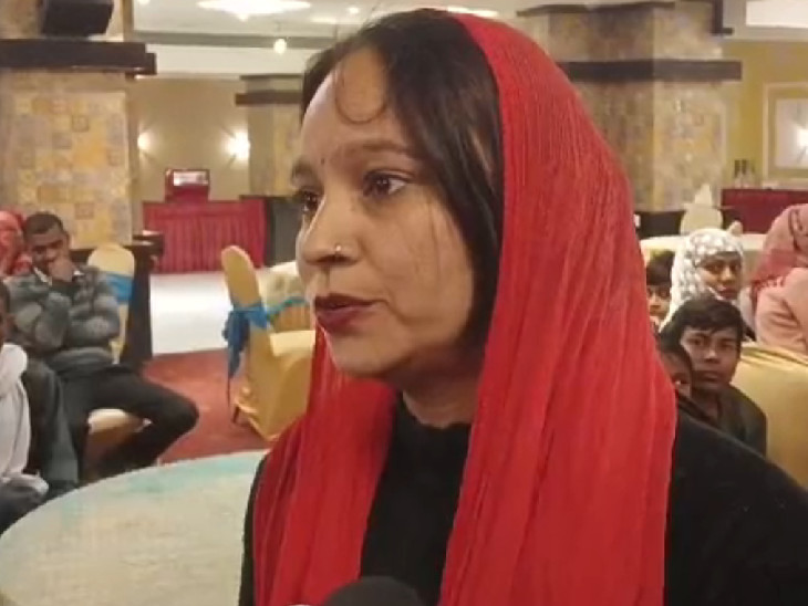 कॉन्स्टेबल पति की दूसरी शादी की जानकारी मिलने पर पहली पत्नी रीना होटल पहुंची।