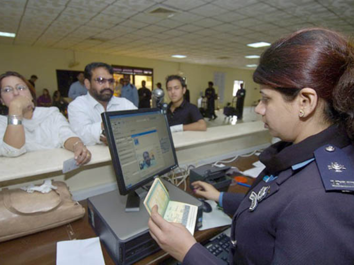 फुल-टाइम नौकरी और बैंक स्टेटमेंट देने के बावजूद वीजा मंजूर नहीं हो रहा। इसके कई युवा परेशान हैं।