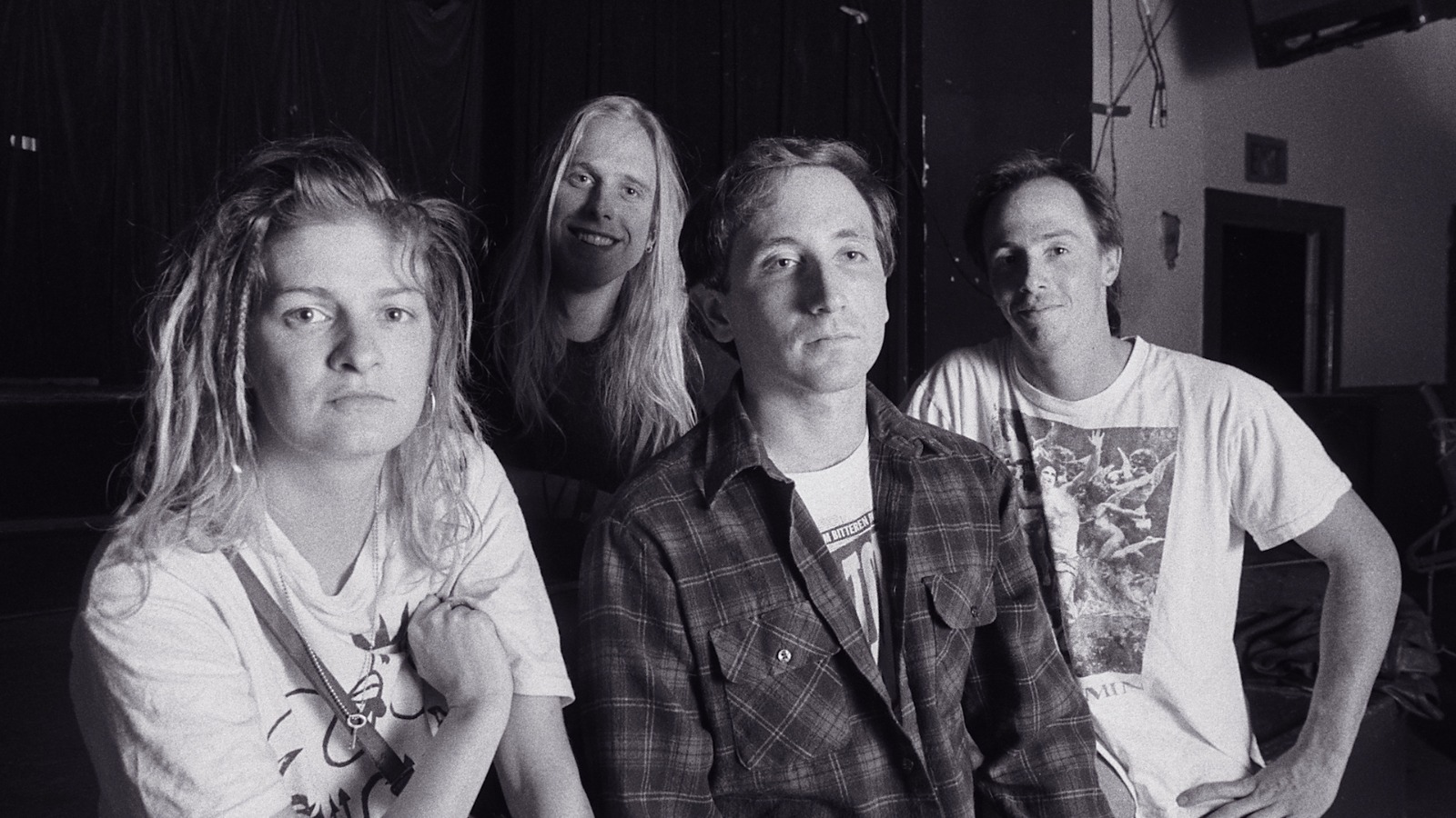 मिया जपाटा अपने दोस्तों के साथ।