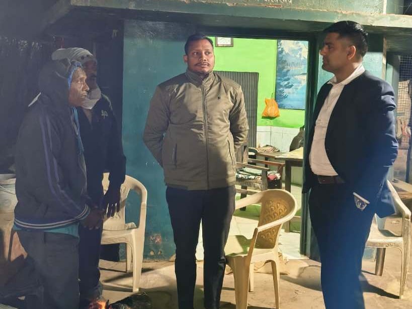 Illegal paddy worth Rs 4.67 crore seized in Rajnandgaon so far | राजनांदगांव में अब तक 4.67 करोड़ का अवैध धान जब्त: कलेक्टर ने सुबह 4 बजे अंतरराज्यीय चेकपोस्ट का निरीक्षण किया - Rajnandgaon News 1 25e5650d 1149 4606 8b4c bf853ef91d79 1764393739839