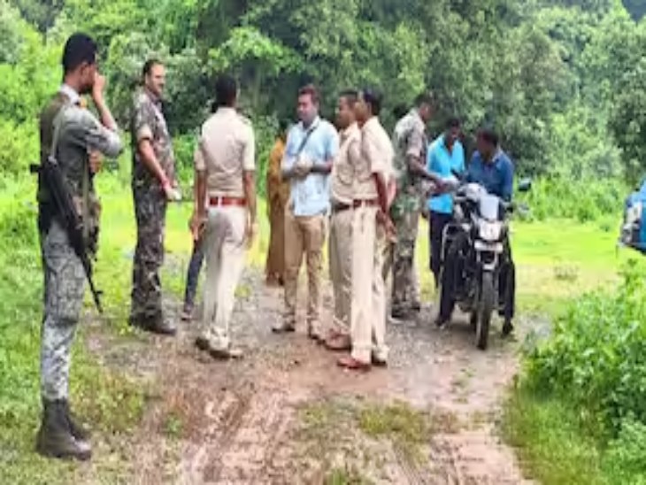 पुलिस टीम और स्टूडेंट का दोस्त मौके पर पहुंचे। स्टूडेंट को आरोपी के कब्जे से छुड़ाया गया। (फाइल फोटो)