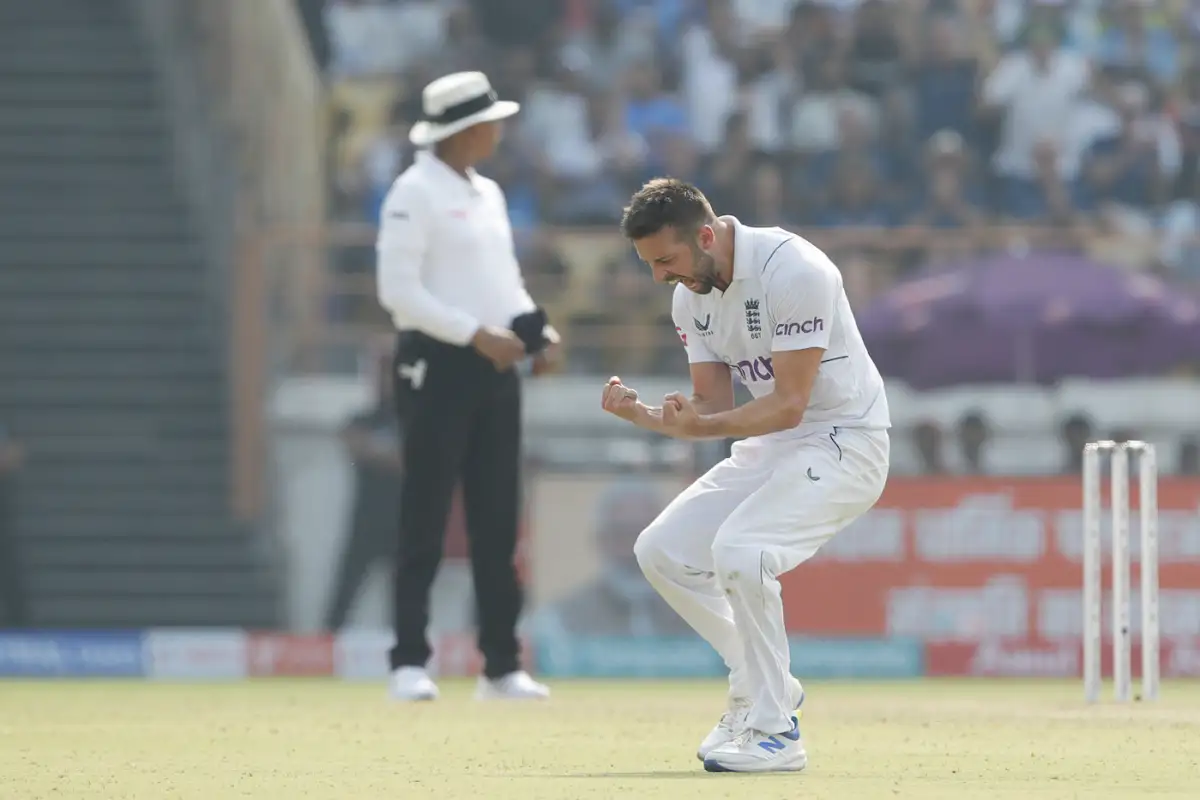 वुड पिछले एशेज टूर (ऑस्ट्रेलिया) में इंग्लैंड के सबसे सफल गेंदबाज थे। उन्होंने 17 विकेट झटके थे।