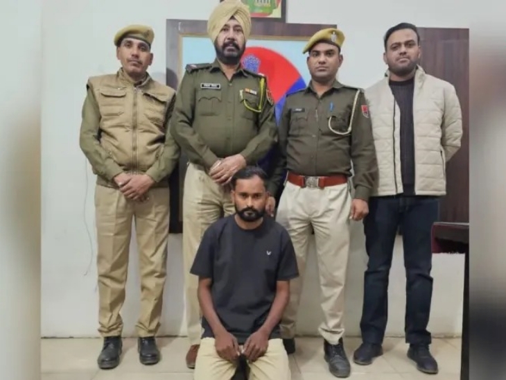 पाकिस्तानमधून ड्रग्स तस्करीच्या मार्गाने येतोय दारूगोळा: बॉर्डरजवळील श्रीगंगानगर ‘लॉजिस्टिक हब’ बनले, देशभरात चीन-तुर्कस्तानची शस्त्रे श्रीगंगानगर पोलिसांच्या ताब्यात रॉकी नेहरा. रॉकी श्रीगंगानगरच्या हरीपुरा भागातील रहिवासी आहे.