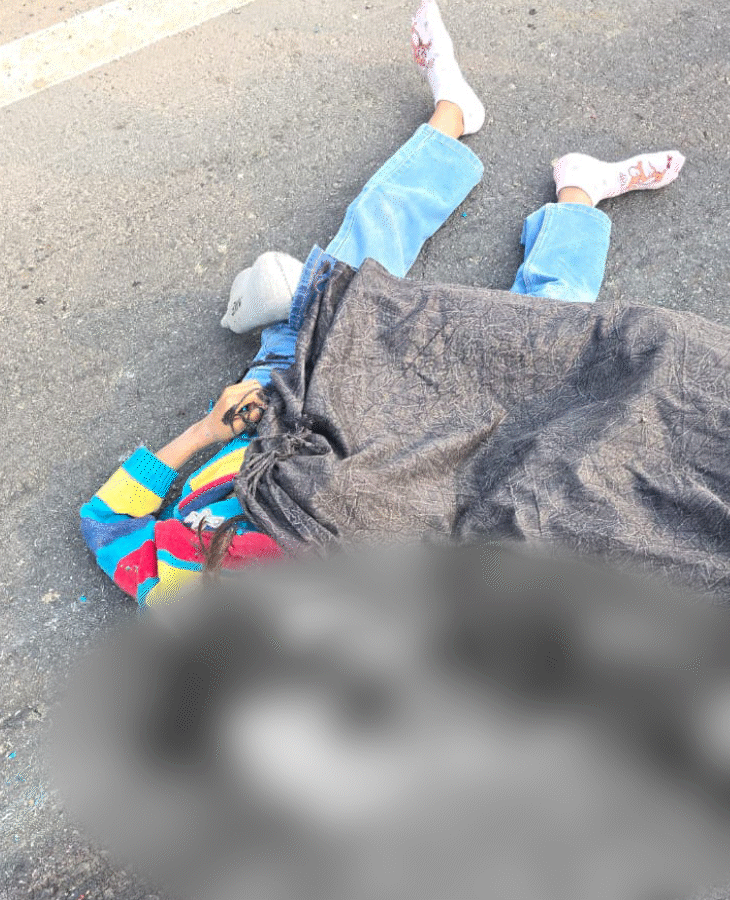 देवीलाल वसीटा और उनकी 11 वर्षीय पुत्री देवासी वसीटा को ट्रेलर ने कुचल दिया, दोनों की मौके पर ही मौत हो गई।