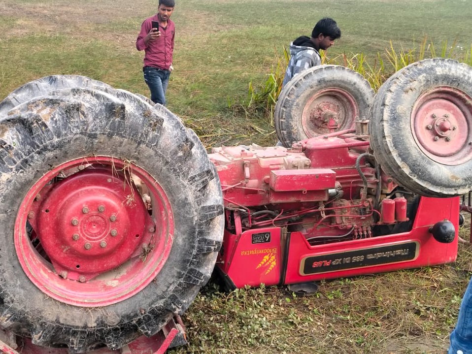 किशनगंज में ट्रक-ट्रैक्टर के बीच टक्कर, 2 की मौत:  खैखाट चौक के पास सब्जी लादे ट्रक और खेत से लौट रहे ट्रैक्टर में भिड़ंत, NH-327E – Kishanganj (Bihar) News