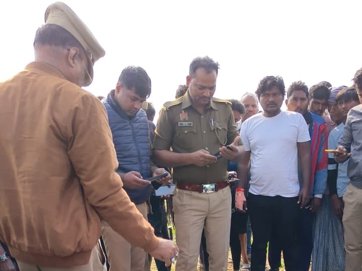 कौशांबी में सड़क हादसा, युवक की मौत:  निमंत्रण से लौटते समय बिजली के खंभे से टकराई बाइक – Kaushambi News