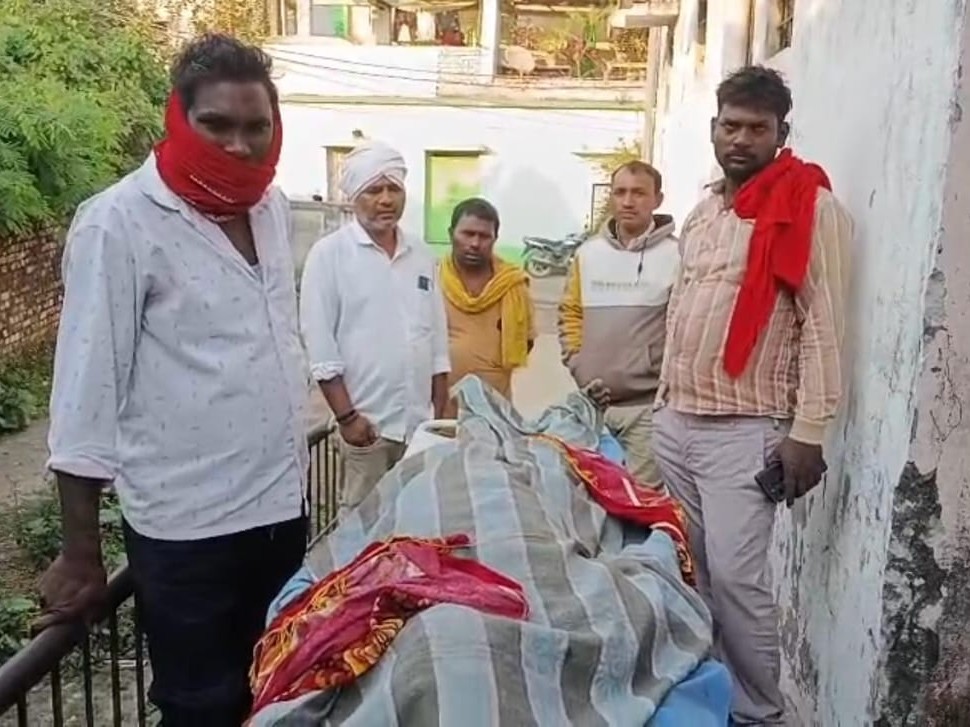 सीवान के राजपुर में युवक की करंट लगने से मौत:  बिजली बोर्ड में प्लग लगाते समय हादसा, जांच जारी – Siwan News