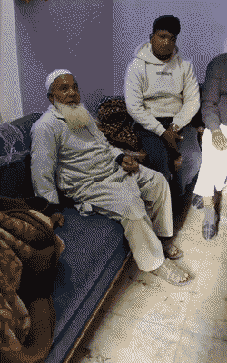 मोहसिन सुहागरात से पहले हल्की रोशनी वाला बल्ब लेने बाजार गया था। इसके बाद वह घर नहीं लौटा था।