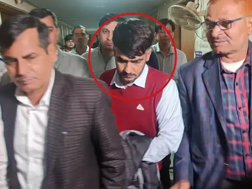 कोटा के रहने वाले मुजम्मिल को भी सीबीआई ने गिरफ्तार किया था।