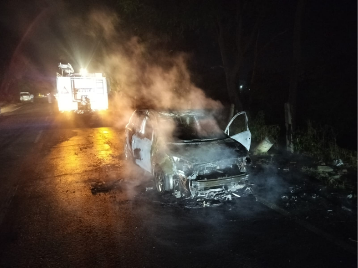 फतेहाबाद में आई-20 कार में लगी आग:  3 दोस्तों ने कूदकर बचाई जान; सिरसा से लौट रहे थे तीनों, डॉक्यूमेंट भी जले – Fatehabad (Haryana) News