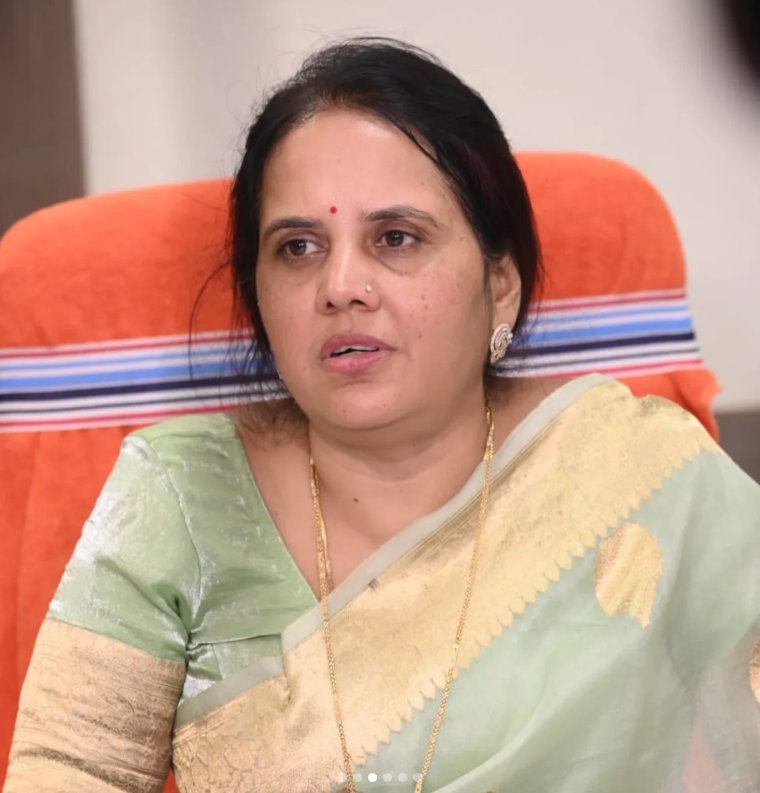 No cleanliness, no lights, no people, Chowpatty is in a mess | न सफाई, न रोशनी, न लोग, चौपट है चौपाटी: आमानाका शिफ्ट होने के दस दिन बाद भी नहीं शुरू हो पाई चौपाटी - Raipur News 1 महापौर मीनल चौबे