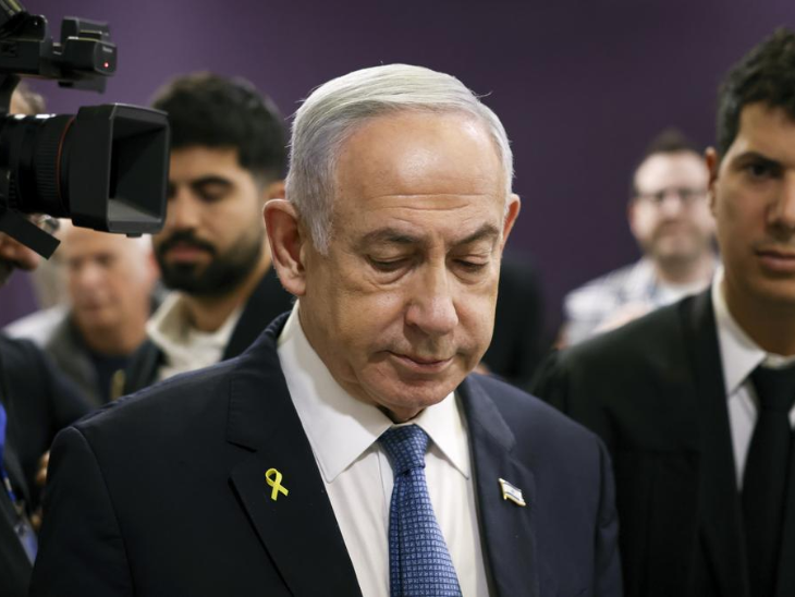 इजराइली कानून के मुताबिक, जब तक सुप्रीम कोर्ट नेतन्याहू को दोषी नहीं ठहराता, उन्हें प्रधानमंत्री पद छोड़ने की जरूरत नहीं है।