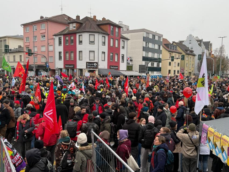 Thousands of people protested against the AfD's youth wing in the German city of Giessen.